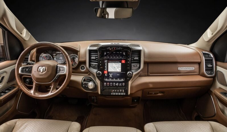
								🚘 Dodge RAM 1500 Laramie 5.7 V8 HEMI 401 ch – Automatique 4×4 full									