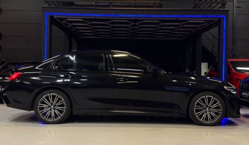 
								BMW 330e 330e/ M-SPORT/ NAVI/ PDC/ FOSSE À COQ VIVANT/ AMBIANT/ full									