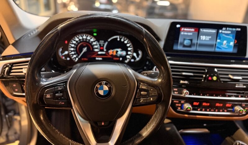 
								BMW 530e SPORT LINE – 360° – HARMAN KARDON – CUIR – TOIT OUVRANT – DIRECTION ARRIÈRE full									