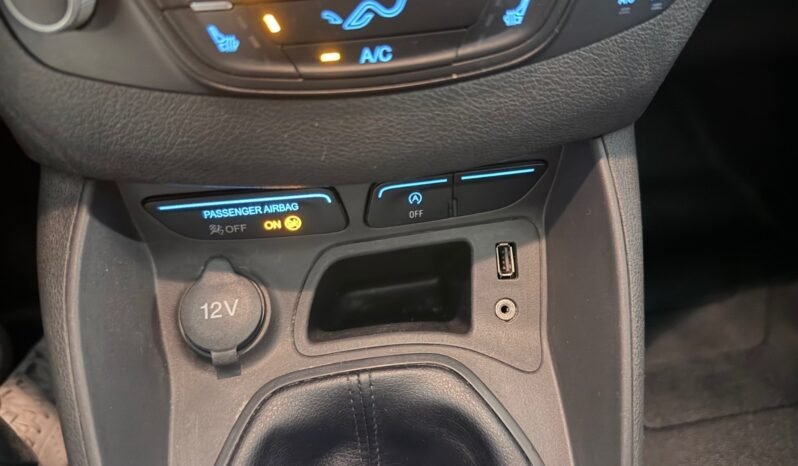 
								Ford Transit Courier 1.6 TDCi 95 ch 2015, avec boîte manuelle full									