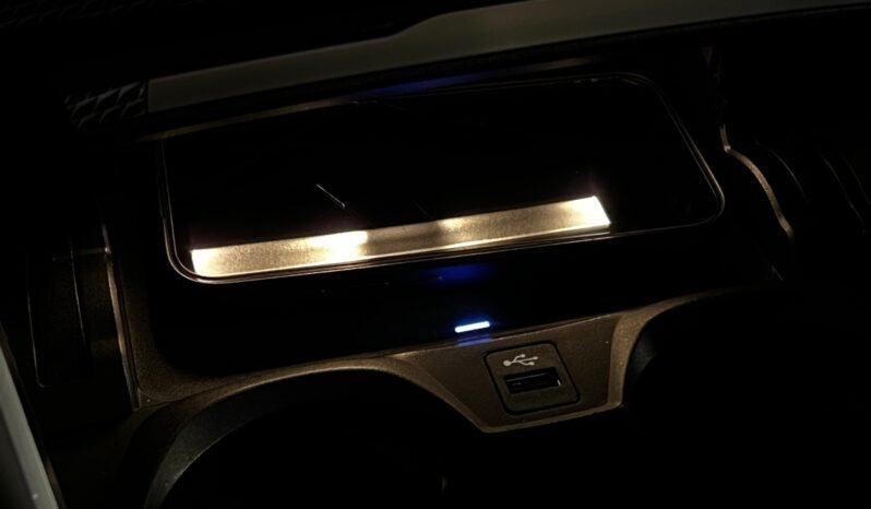 
								BMW 330e – Échappement sport – Live Cockpit – HUD – Apple CarPlay – Caméra arrière full									