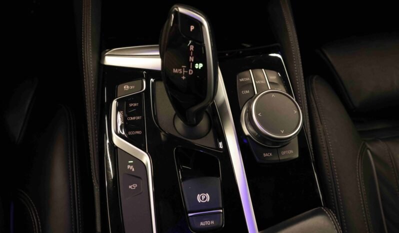 
								BMW 520d xDrive M Sport | 193 ch | HUD | ACC | Harman Kardon | Pano | Webasto full									