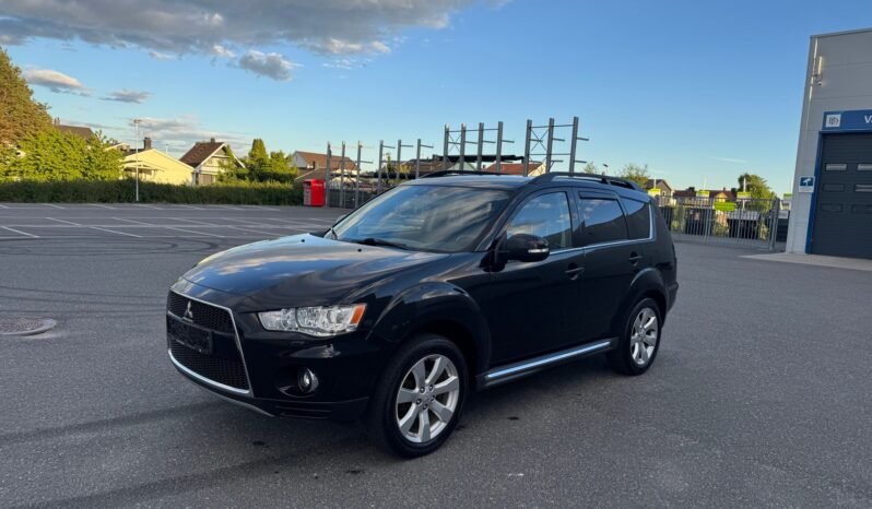 
								Mitsubishi Outlander 2.2 DI-D 156 ch 4×4 Automatique full									