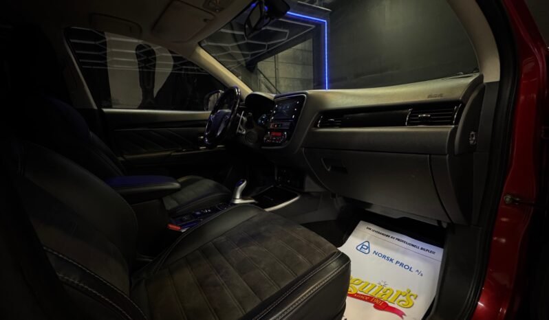 
								Mitsubishi Outlander 1 PROPRIÉTAIRE / PHEV / HYBRIDE / 4×4 / CONDUITE À DROITE / CAMÉRA À DROITE / NEUF UE full									