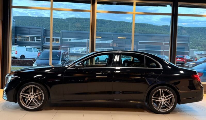 
								Mercedes-Benz E 350 e 2x AMG — 299 ch — 2018 full									