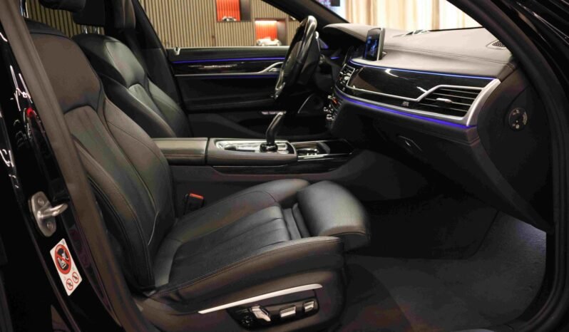 
								BMW 740Le xDrive iPerformance M Sport | HUD | ACC | Soft-Close | Pano | Laser | B&W full									