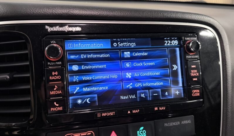 
								Mitsubishi Outlander PHEV INSTYLE+ 4×4 full									