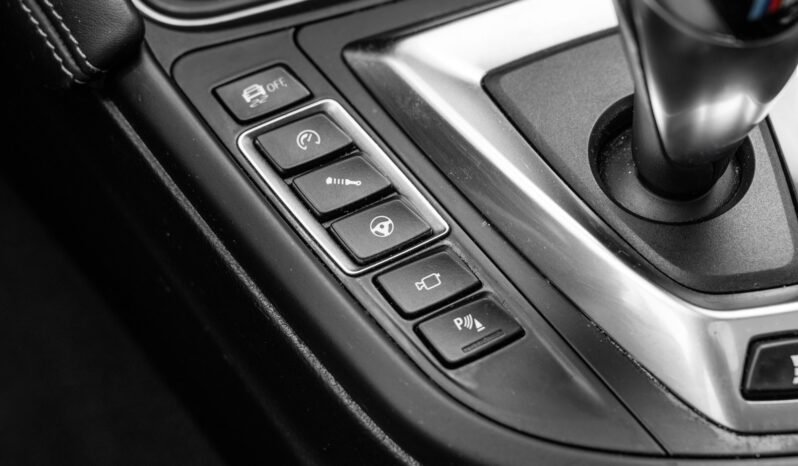 
								BMW M4 Competition 450 ch DKG – Carbone – Cuir – Harman Kardon – Affichage tête haute – Toit ouvrant full									