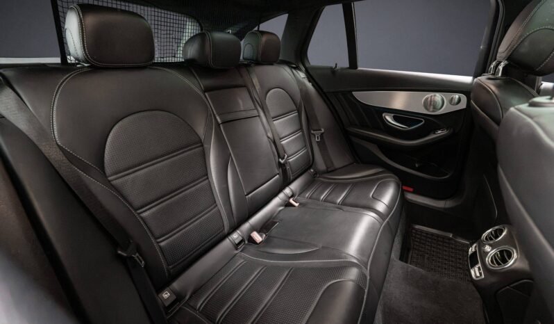 
								Mercedes-AMG C 63 476 ch | V8 Biturbo | Échappement Sport | Panoramique | Burmester | Pack Nuit full									