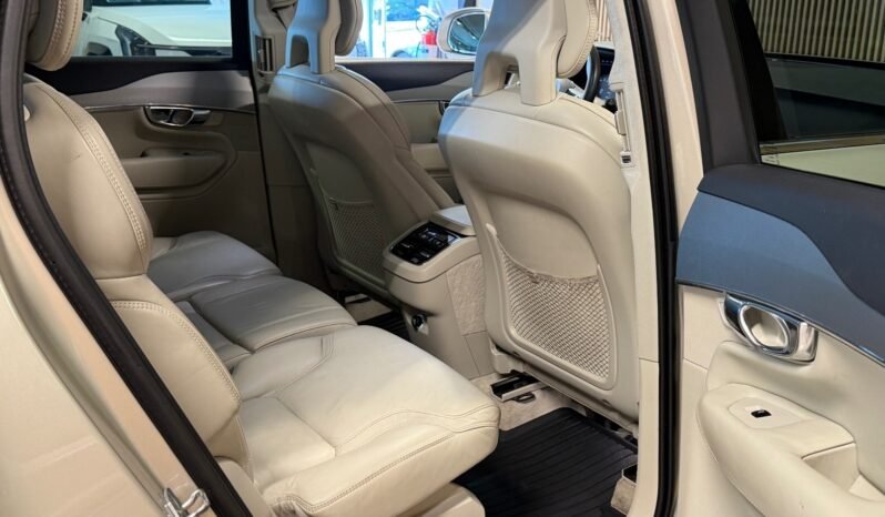 
								Volvo XC90 D5 233 ch | Polestar | Cuir | Panoramique | Crochet | Excellent état full									