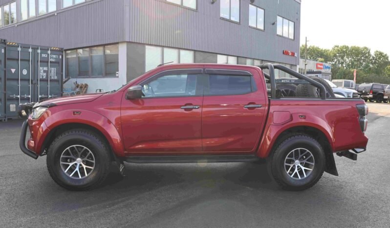 
								ISUZU D-MAX AT35 4×4 — 163 CH full									
