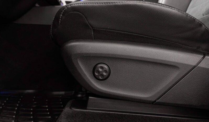 
								Mercedes-Benz GLE 350 de 4MATIC AMG Line | Pack Night | 360° | ACC | Sièges sport | KEYLESS-GO full									