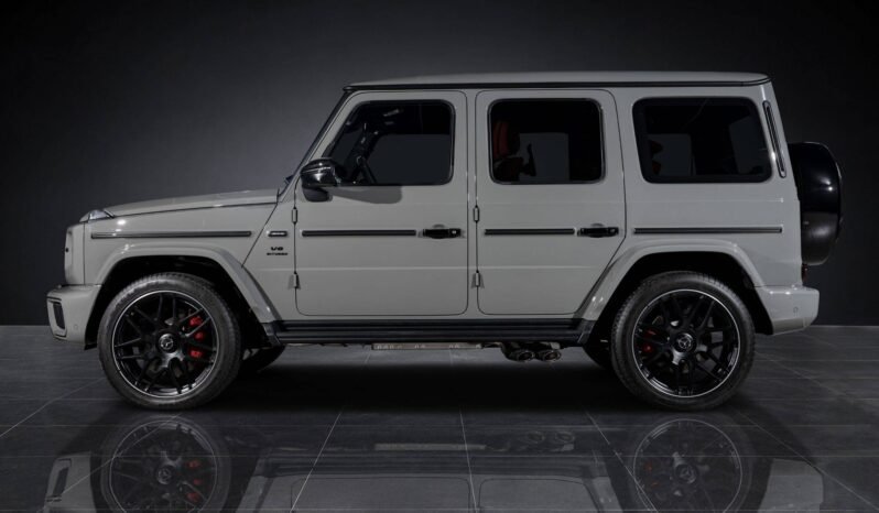 
								Mercedes-AMG G 63 605 ch | V8 Biturbo | 4MATIC | Mild-Hybrid | AMG Performance | Équipement haut de gamme full									