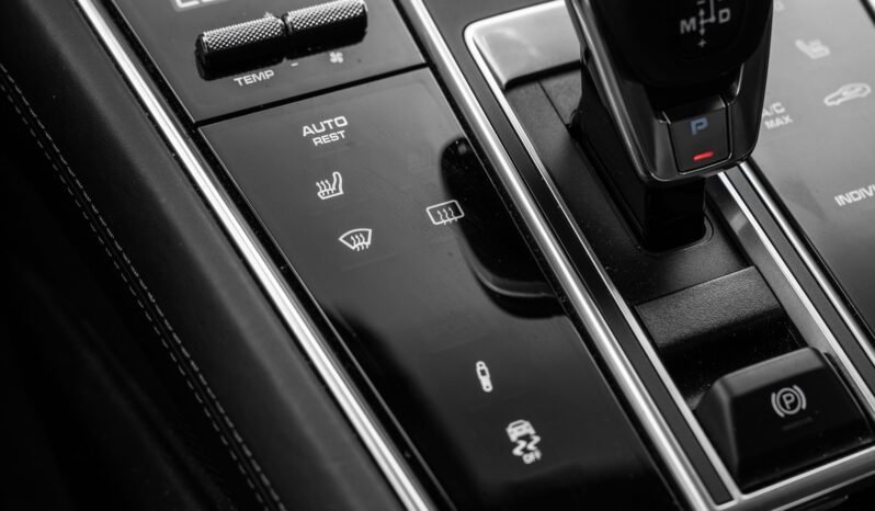 
								Porsche Panamera Turbo S E-Hybrid 680 ch SportDesign / 360° / ACC / Burmester / Toit panoramique / Soft-Close full									