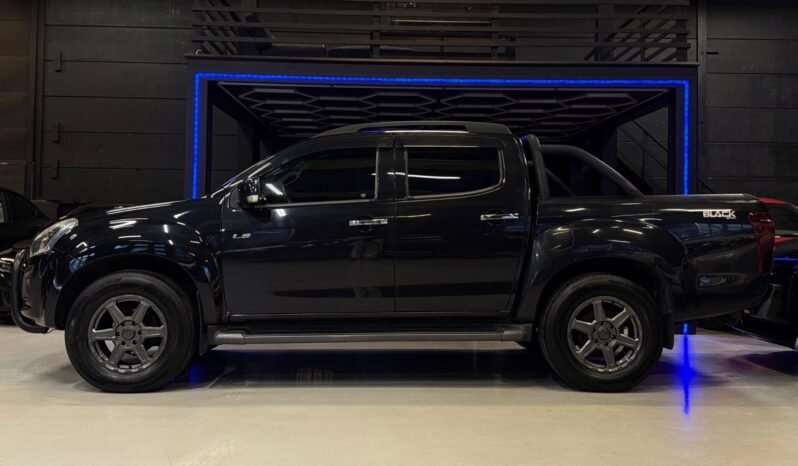 
								Isuzu D-Max Black Edition 1.9 Diesel de 163 ch, année 2018 full									