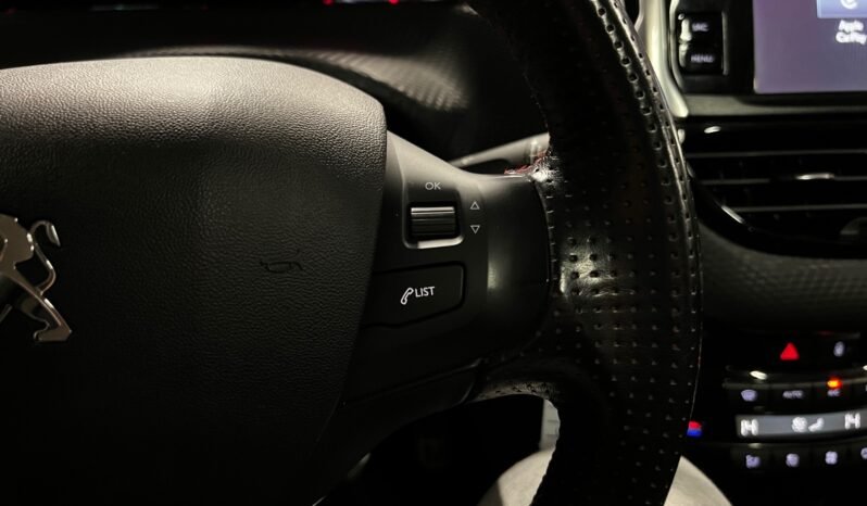 
								Peugeot 2008 GT-Line – Automatique – 110 ch – Panoramique – Nouvelle Version UE full									
