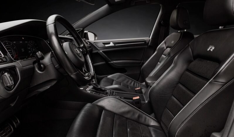 
								Volkswagen Golf VII R 310 ch restylée 4MOTION, ActiveInfo, DynAudio, Cuir, LED full									