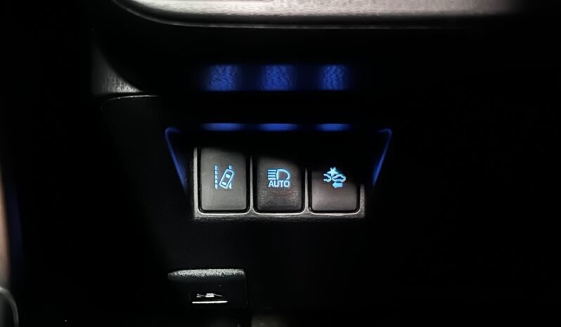 
								Toyota Yaris Pano – Navi – Régulateur – Caméra arrière – Anglaise full									