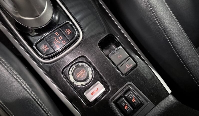 
								Mitsubishi Outlander PHEV INSTYLE+ 4×4 full									