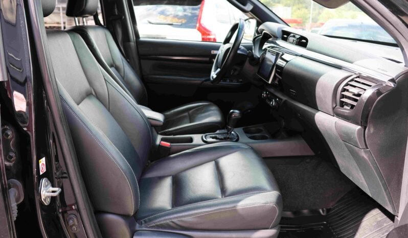 
								Toyota Hilux 2.4 D-4D 150 ch Double Cabine | Automatique | Noir | Cuir | DEFA | Feux supplémentaires | Garantie 10 ans full									