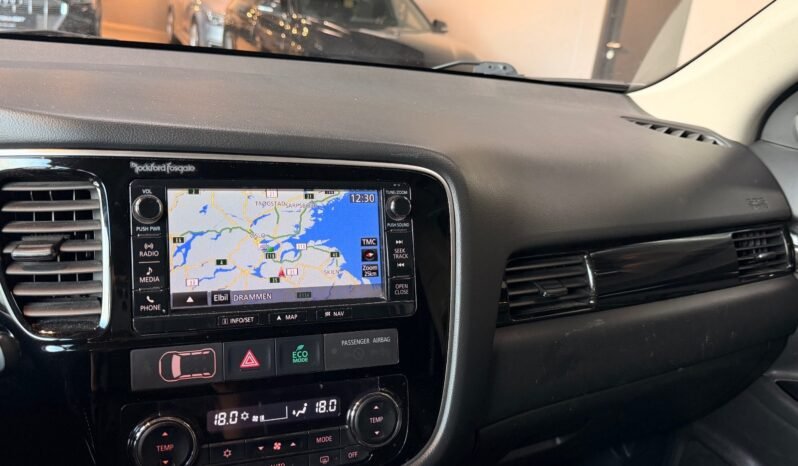 
								Mitsubishi Outlander Instyle PHEV – 360°, Caméra, Cuir, Support H, Boîte à ski full									