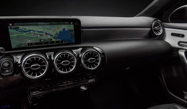 
								Mercedes-Benz A 220 190 ch 4MATIC 2x AMG – Widescreen, Distronic, Pack Nuit, 1 Propriétaire full									