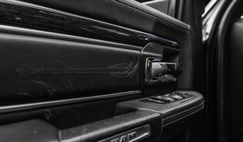 
								🚘 Dodge Ram 1500 5.7 V8 HEMI Limited Longhorn Crew Cab, Navigation, Cuir, Toit ouvrant full									