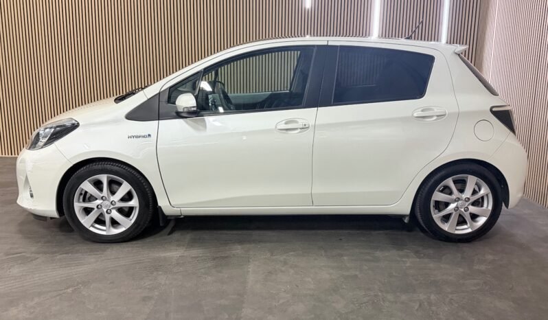 
								Toyota Yaris Hybrid de 2013 en finition Executive full									