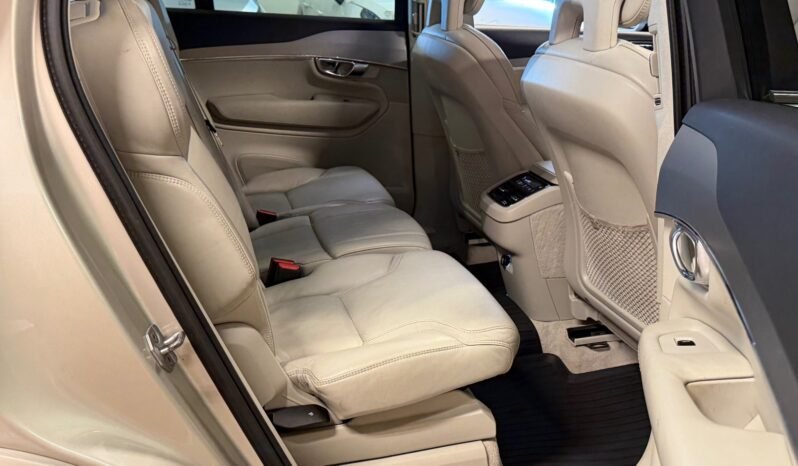 
								Volvo XC90 D5 233 ch | Polestar | Cuir | Panoramique | Crochet | Excellent état full									