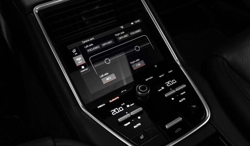 
								Porsche Panamera Turbo S E-Hybrid 680 ch SportDesign / 360° / ACC / Burmester / Toit panoramique / Soft-Close full									