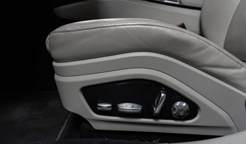 
								Porsche Panamera Turbo 550 ch | Sport Chrono | Burmester | PAW | Essieu arrière directionnel | Soft Close | Night Vision full									