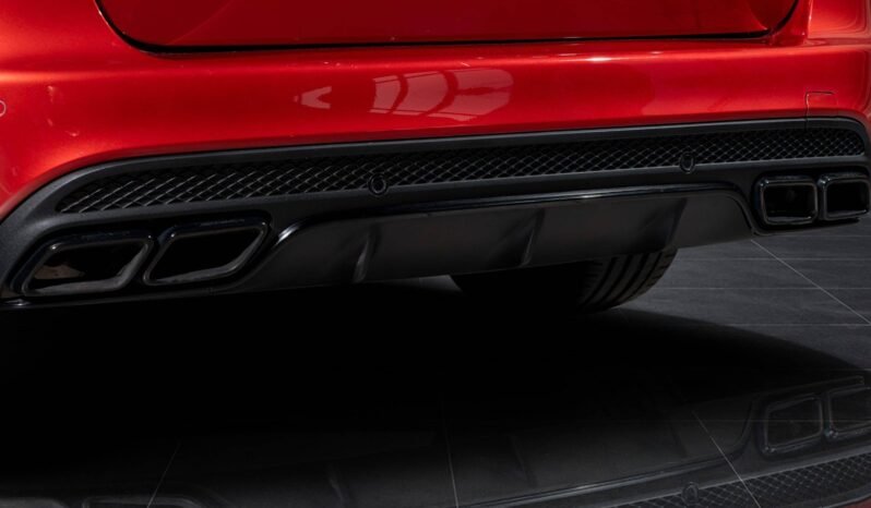 
								Mercedes-AMG C 63 476 ch | V8 Biturbo | Échappement Sport | Panoramique | Burmester | Pack Nuit full									