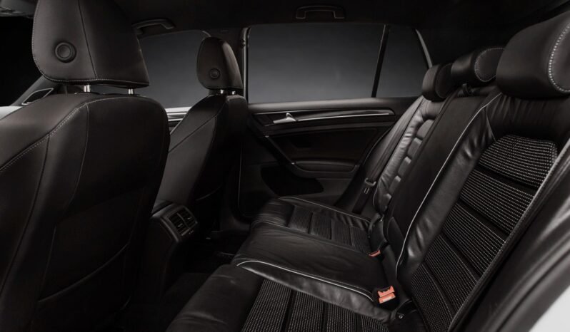 
								Volkswagen Golf VII R 310 ch restylée 4MOTION, ActiveInfo, DynAudio, Cuir, LED full									