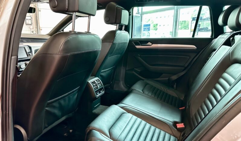 
								Volkswagen Passat Variant 2.0 TDI 190 ch 4MOTION — 2016 full									