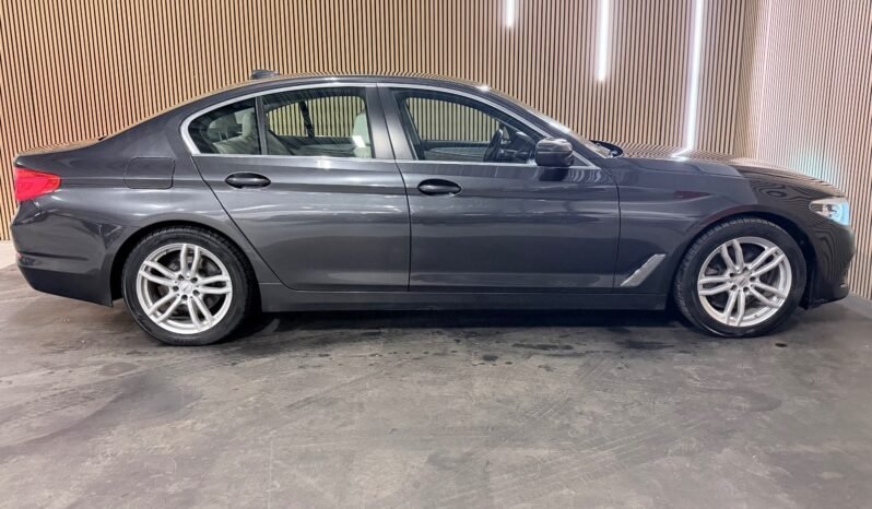 
								BMW 520d BMW 520d xDrive – 190 ch – Boîte automatique full									