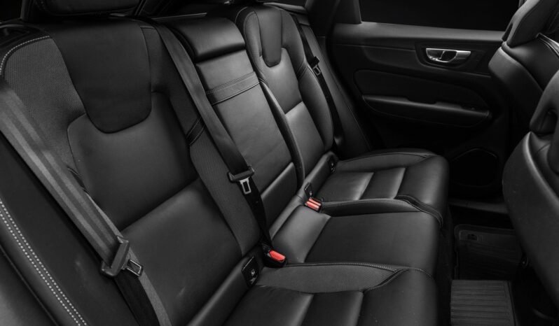 
								Volvo XC60 T6 Recharge AWD R-Design – ACC, Harman Kardon, VOC, Toit panoramique, Hayon électrique, Norvégien full									