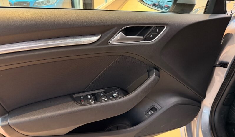 
								Audi A3 e-tron 258 ch – Facelift – Navi – Virtual – Panorama – LED full									