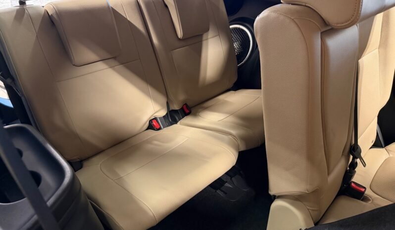 
								Mitsubishi Outlander 2.0 MIVEC 150 ch 4WD | 7 Places | Automatique | Cuir Beige | Caméra de Recul | Attelage full									