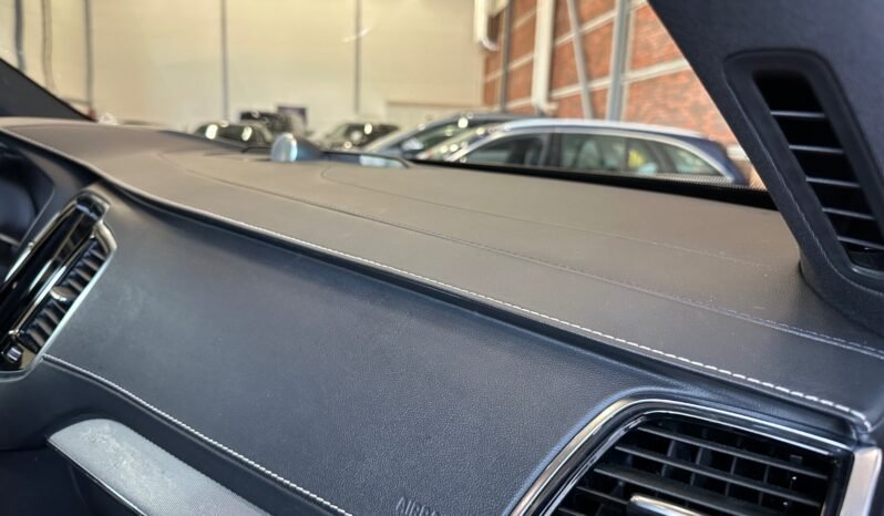 
								Volvo XC90 T8 408 ch R-Design — 2017 full									